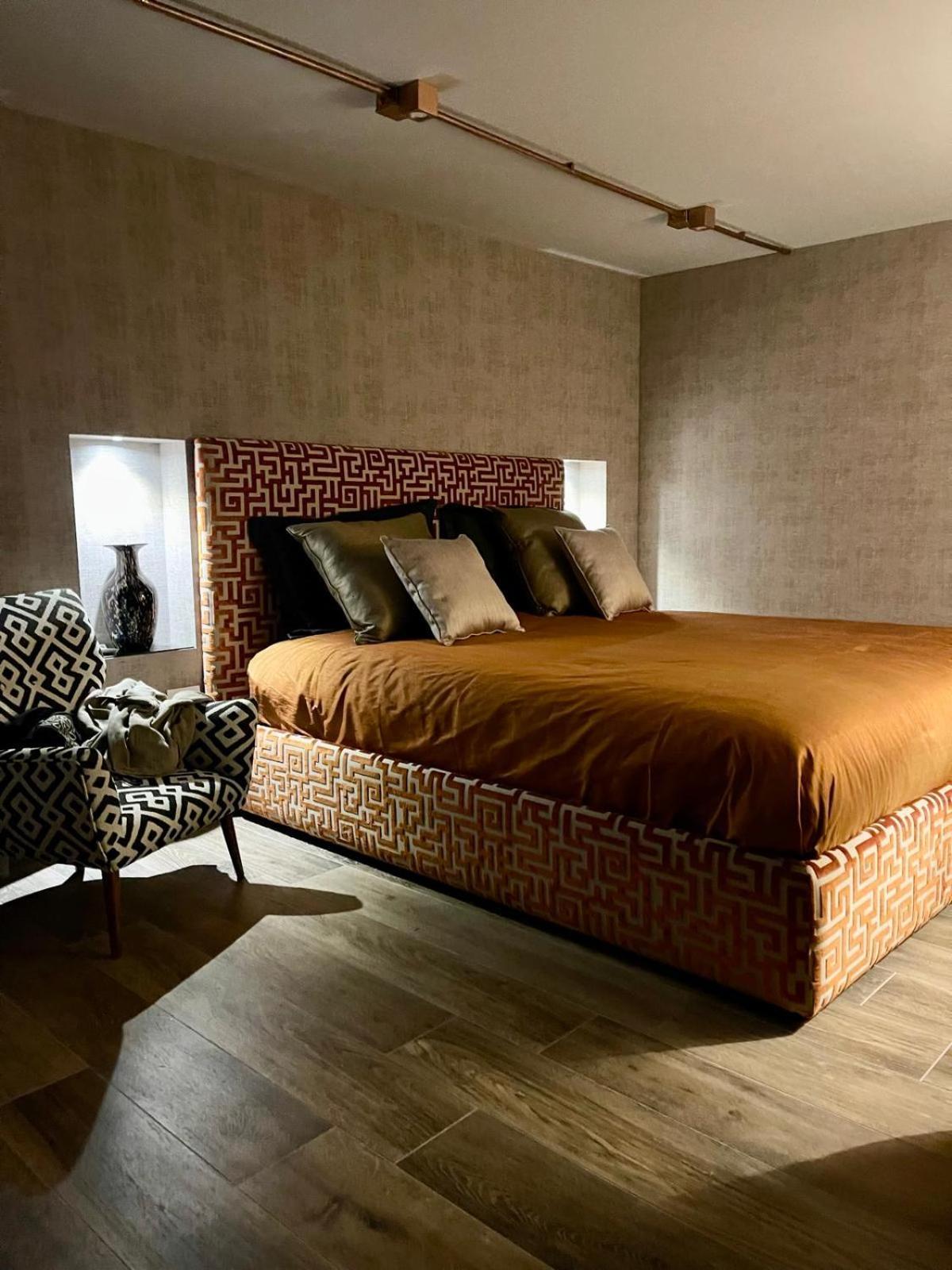 Portrait Luxury Loft Apartment Bari Exterior foto